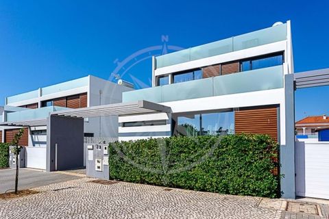 3 bedrooms Villa in Tavira, Portugal No. 221766