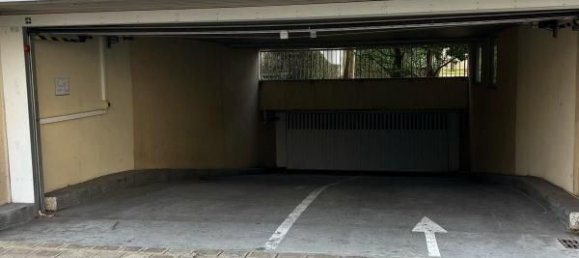 Parkplatz in Montrouge, France 12m², Nr. 126287 3