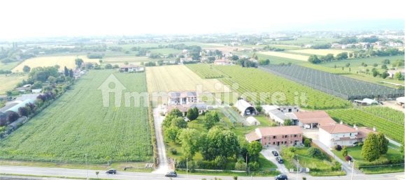 3 bedrooms House in Trevignano, Italy No. 110938 4