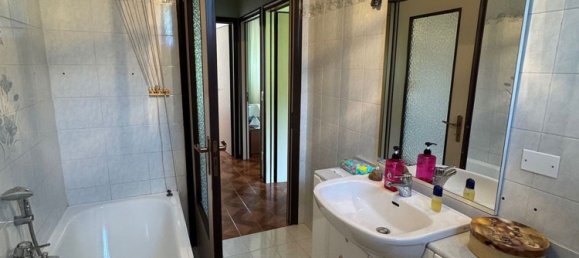 5 bedrooms Apartment in Castelnovo ne' Monti, Italy No. 310949 13