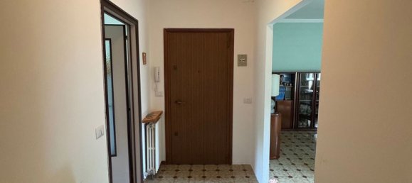 5 bedrooms Apartment in Castelnovo ne' Monti, Italy No. 310949 2