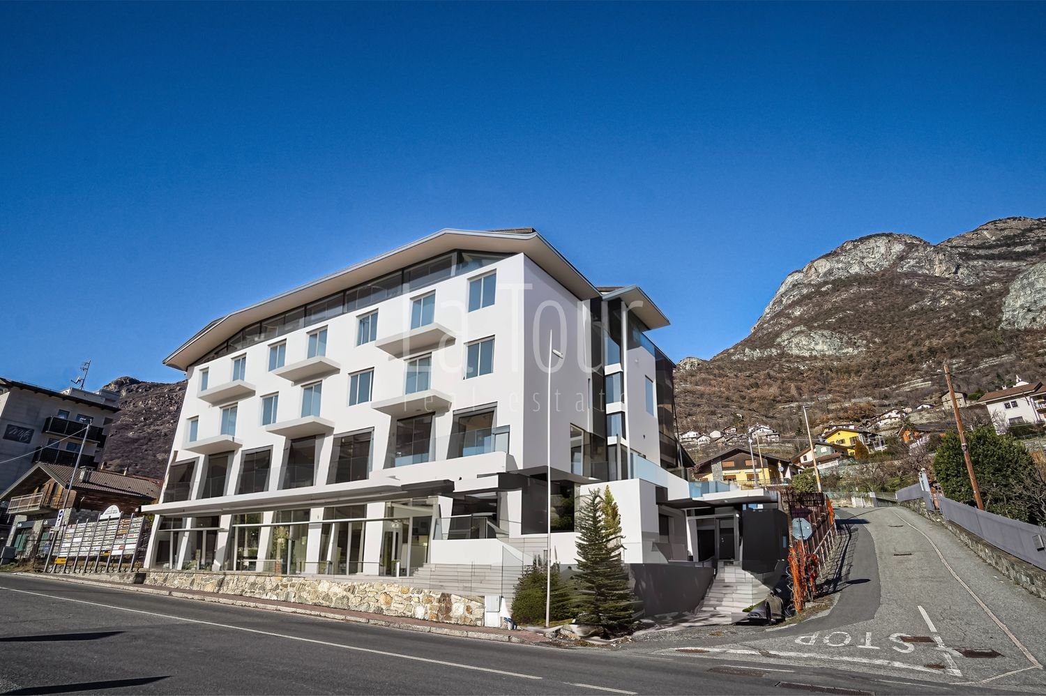 2839m² Building in Chatillon, Italy No. 109518