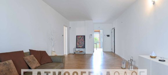 3 bedrooms Apartment in Bergamo, Italy No. 345294 8