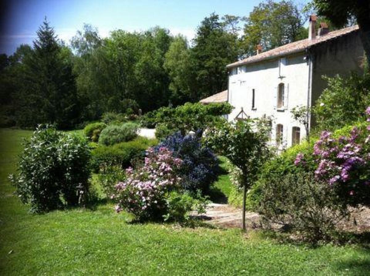 5 bedrooms House in Revel, France No. 29085