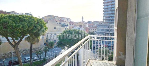 4 bedrooms Apartment in Imperia, Italy No. 305521 16