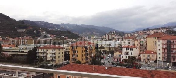 4 bedrooms Apartment in Imperia, Italy No. 305521 22