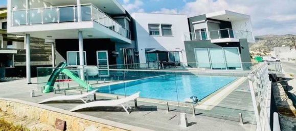 5 chambres Villa à Agios Athanasios, Cyprus No. 16143 13