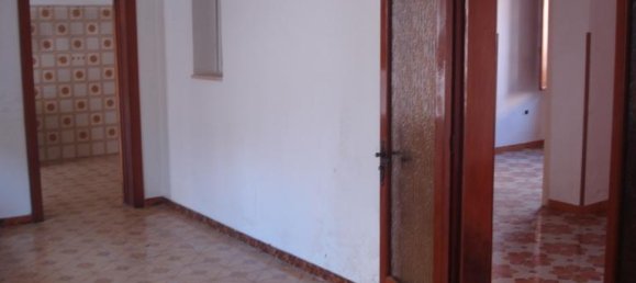 Дом с 3 комнатами в Racale, Италия № 235102 12