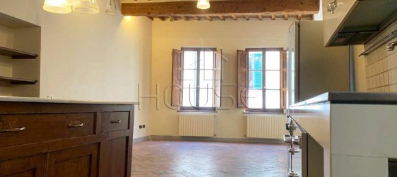 2 bedrooms Apartment in Sansepolcro, Italy No. 151928 2