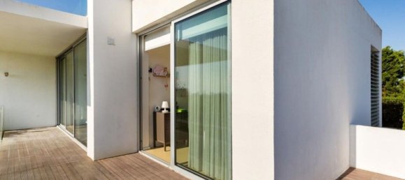 3 bedrooms House in Sesimbra, Portugal No. 145208 8