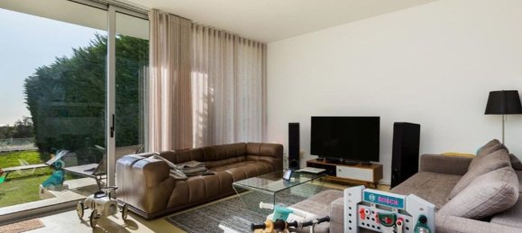 3 bedrooms House in Sesimbra, Portugal No. 145208 15