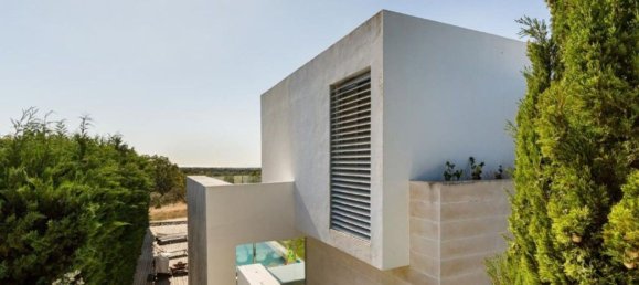 3 bedrooms House in Sesimbra, Portugal No. 145208 5