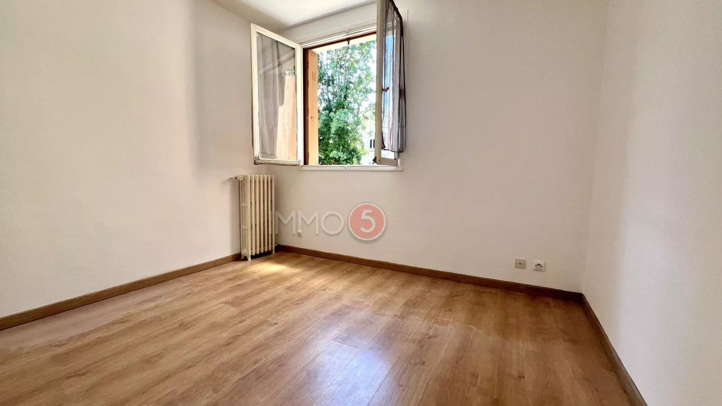 2 غرف نوم شقة في Villemomble, France رقم 352042