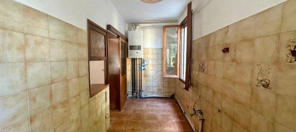 3 bedrooms Villa in Ferrara, Italy No. 282703 4