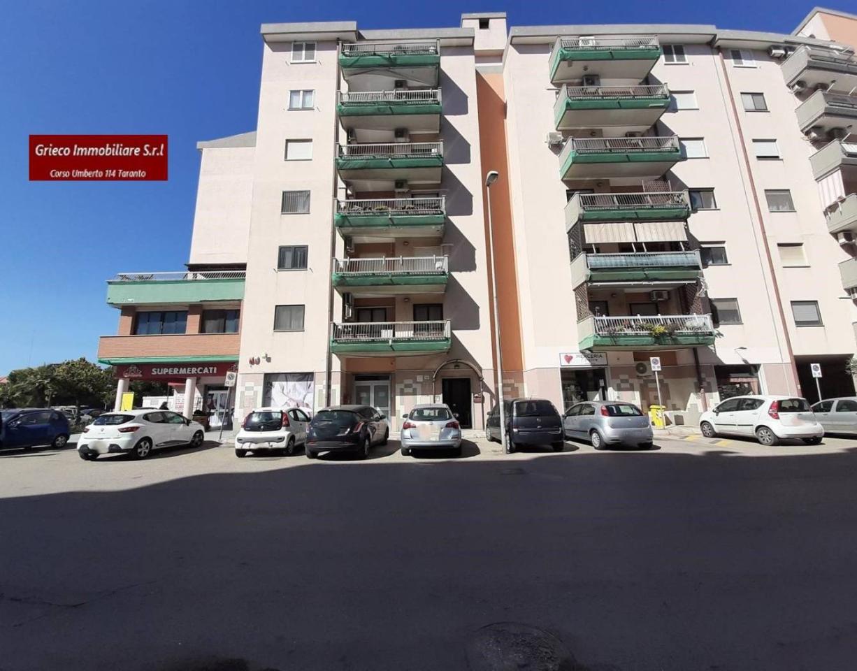 Apartamento de 4 habitaciónes en Taranto, Italy No. 37007