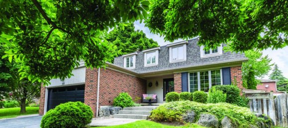 6 bedrooms House in Mississauga, Canada No. 728 2