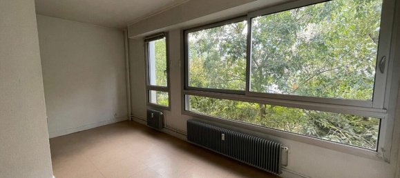 Estudio en Courbevoie, France No. 326603 2