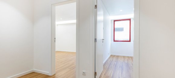 3 bedrooms Apartment in Lisbon, Portugal No. 123351 12