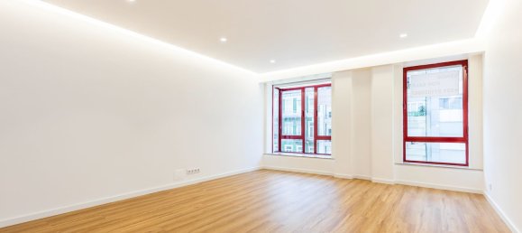 3 bedrooms Apartment in Lisbon, Portugal No. 123351 2