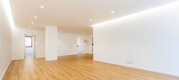 3 bedrooms Apartment in Lisbon, Portugal No. 123351 4