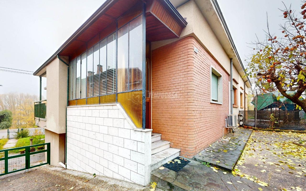 5 rooms Apartment in Marano sul Panaro, Italy No. 81740