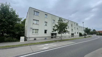 4 rooms Apartment in Maria-Lanzendorf, Austria No. 33263