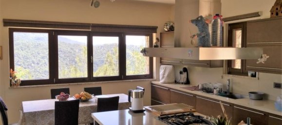 5 bedrooms Villa in Limassol, Cyprus No. 13172 5