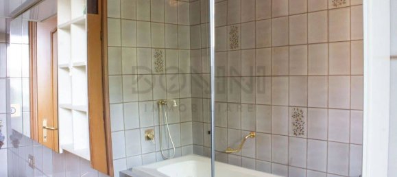 2 غرف نوم شقة في Tradate, Italy رقم 15753 15