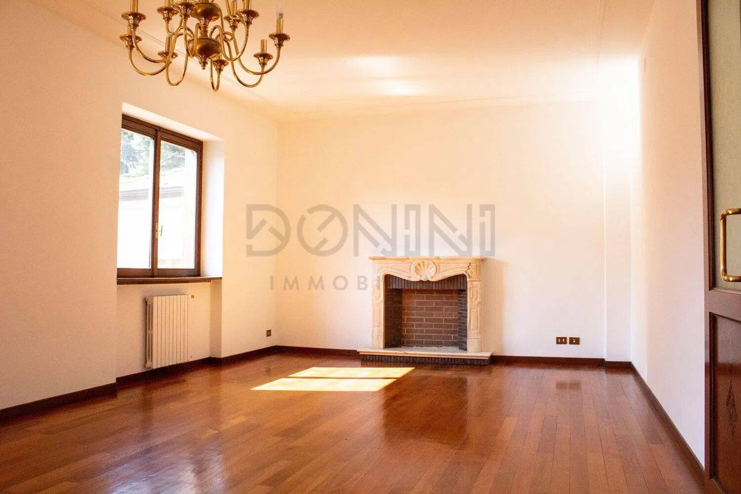 2 غرف نوم شقة في Tradate, Italy رقم 15753