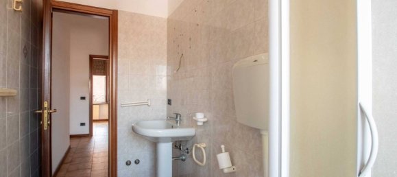 Apartamento T2 em Busto Arsizio, Italy N.º 380038 2