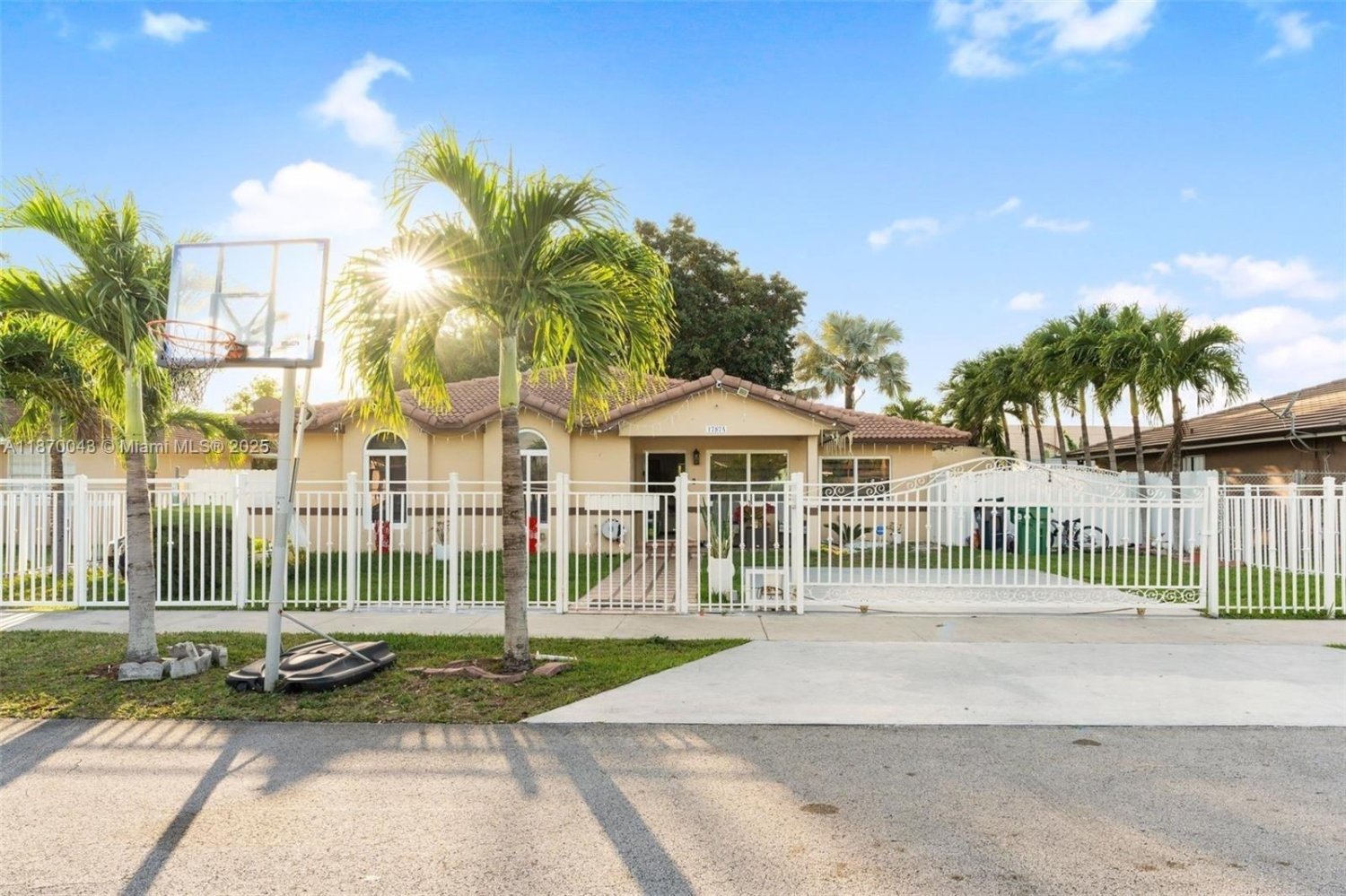 4 bedrooms Villa for sale in Miami, Miami-Dade, Florida, USA № 614630