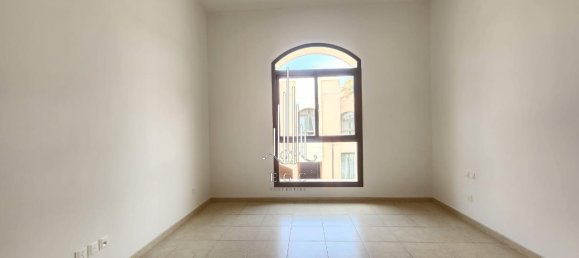 5 bedrooms Villa in Abu Dhabi Gate City, UAE No. 25063 13