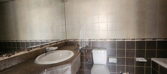 5 bedrooms Villa in Abu Dhabi Gate City, UAE No. 25063 30