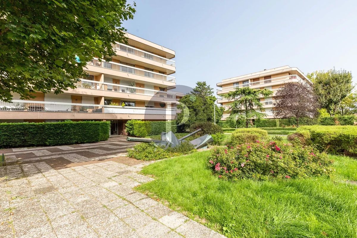 3 bedrooms Apartment in Verrieres-le-Buisson, France No. 177881