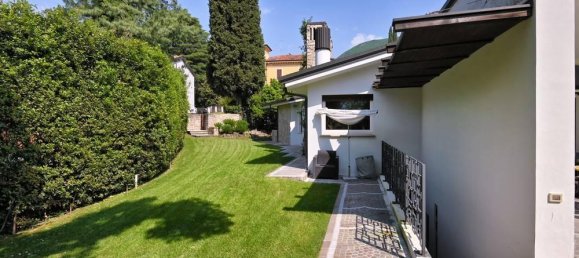 7 rooms Villa in Gardone Riviera, Italy No. 70121 5