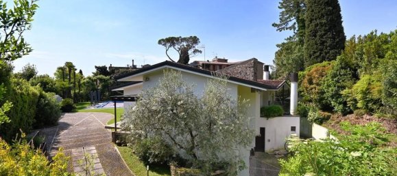 7 rooms Villa in Gardone Riviera, Italy No. 70121 2