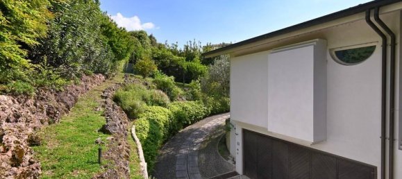 7 rooms Villa in Gardone Riviera, Italy No. 70121 8