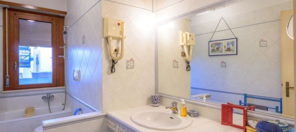 4 bedrooms Apartment in Rome, Italy No. 325133 34