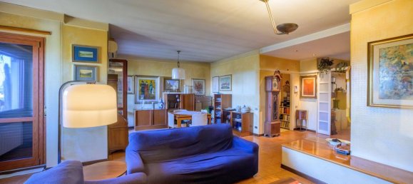 4 bedrooms Apartment in Rome, Italy No. 325133 14