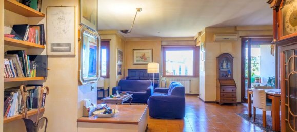 4 bedrooms Apartment in Rome, Italy No. 325133 20