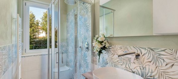 4 bedrooms Villa in Luni, Italy No. 33226 8