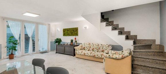 4 bedrooms Villa in Luni, Italy No. 33226 13