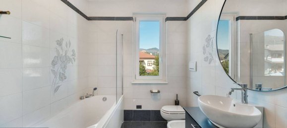 4 bedrooms Villa in Luni, Italy No. 33226 23