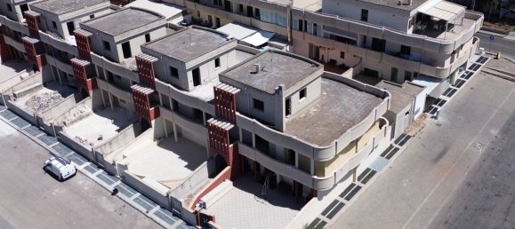 Garage à Parabita, Italy 110m² No. 275311 3