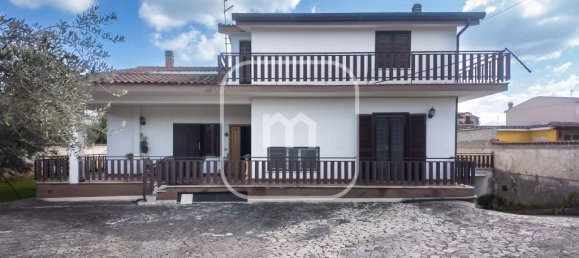 5 bedrooms Villa in Rome, Italy No. 62287 8