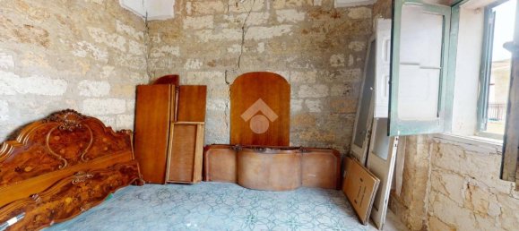 3 Schlafzimmer Haus in Brindisi, Italy, Nr. 42373 8