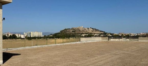 Propiedad comercial de 1 habitación en Cagliari, Italy No. 67797 16