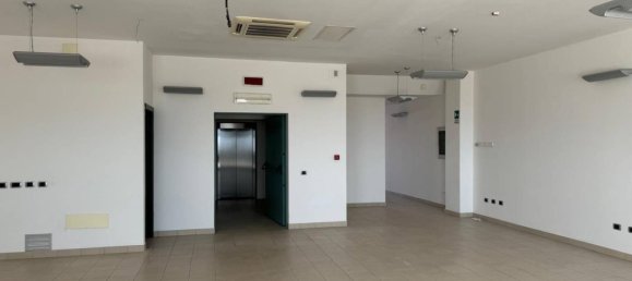 Propiedad comercial de 1 habitación en Cagliari, Italy No. 67797 12