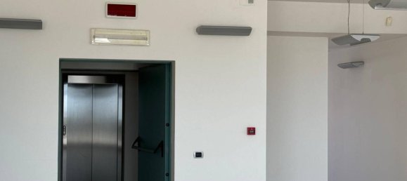 Propiedad comercial de 1 habitación en Cagliari, Italy No. 67797 9