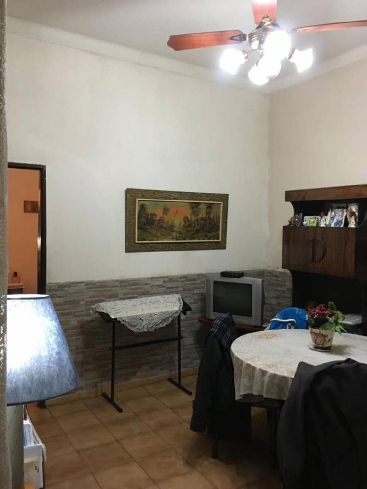 Casa de 3 dormitorios en Buenos Aires, Argentina No. 100136